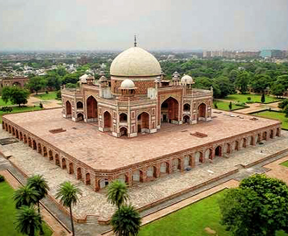 Mughal architecture at Humanyun's Tomb, New Delhi
